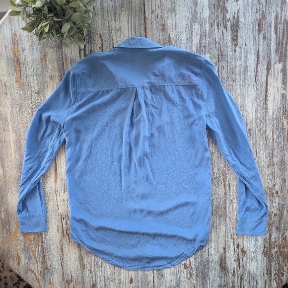 Equipment Femme 100% Silk Button Down Blouse Blue Women's XXS - Picture 7 of 7
